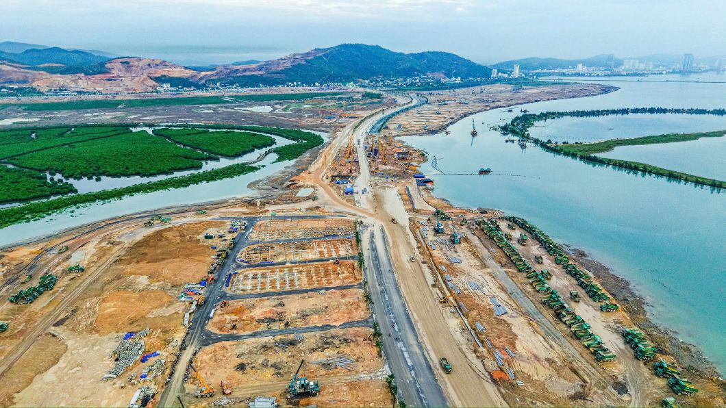 tien do xay dung vinhomes ha long xanh 2 thang 6 2026